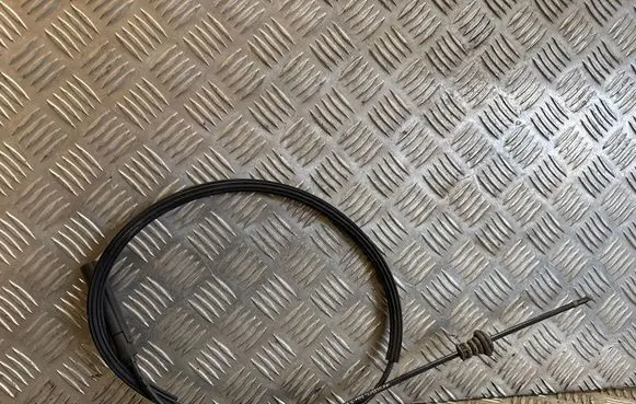 Volkswagen Golf Plus Engine bonnet/hood lock release cable 5M0823535