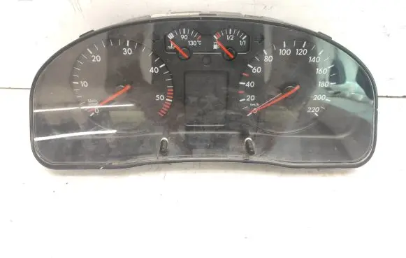 Volkswagen PASSAT B5 Speedometer (instrument cluster) 110008793 3B0919861