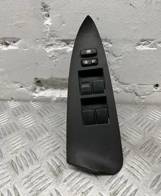 Toyota RAV 4 (XA20) Electric window control switch 9140C79