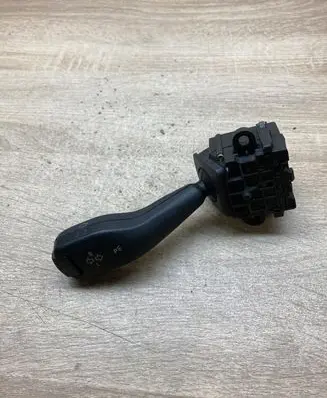BMW 5 E39 Indicator stalk 8363668 01104010