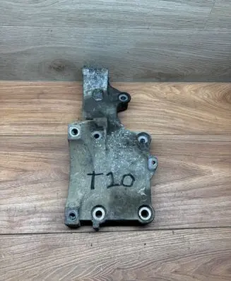 Volkswagen Golf V Generator/alternator bracket 03G903143AF