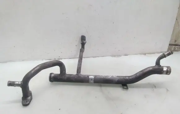 Volvo XC90 Engine coolant pipe/hose