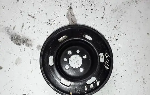 Volkswagen Golf IV Crankshaft pulley 06A105255F