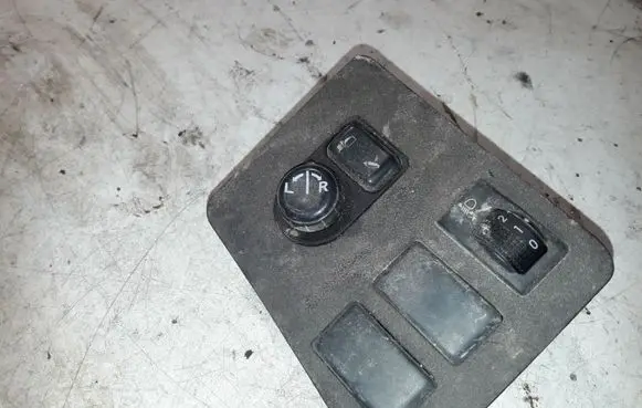 Nissan Qashqai Wing mirror switch