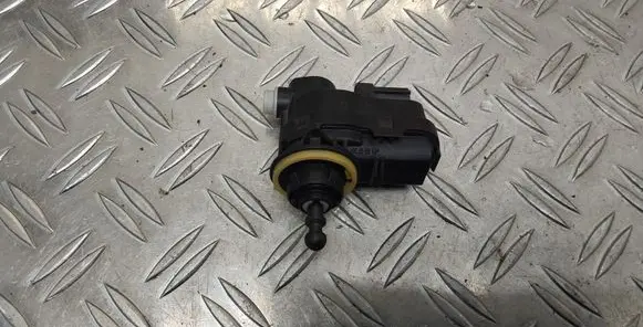 Toyota Auris 150 Headlight level adjustment motor 89050199