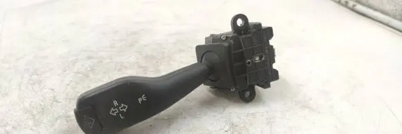 BMW 3 E46 Indicator stalk 363668M 0110401025
