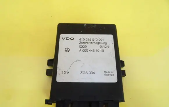 Mercedes-Benz Sprinter W901 W902 W903 W904 Door central lock control unit/module A0004461019 410215010001