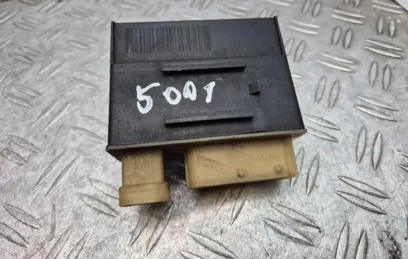 Peugeot 5008 Coolant fan relay 9662570880