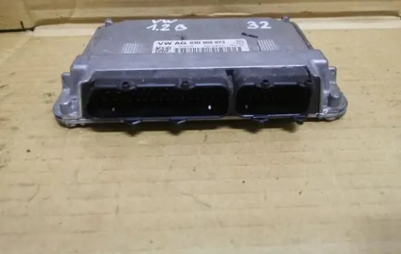 Volkswagen Polo IV 9N3 Engine control unit/module ECU