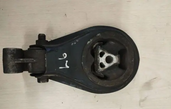 Ford Focus Engine mount bracket 09038760A