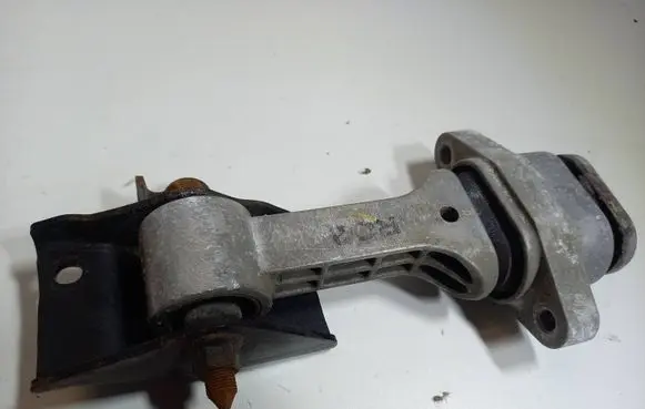 Hyundai i20 (PB PBT) Engine mount vacuum valve R02