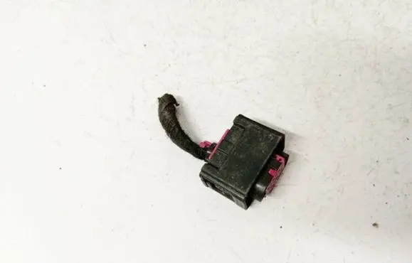 Volkswagen PASSAT B5 Sensor 4b0972571