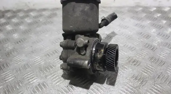 Mazda 323 Power steering pump