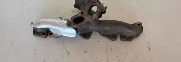 Volkswagen PASSAT B8 Exhaust manifold 06P055