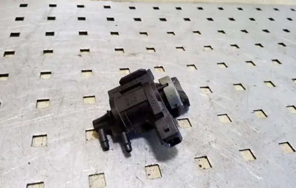 Volkswagen Transporter - Caravelle T4 Vacuum valve 1J0906283A