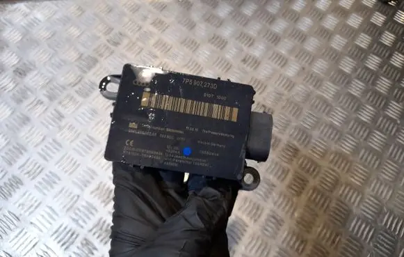 Porsche Cayenne (92A) Tire pressure control unit 7P5907273D
