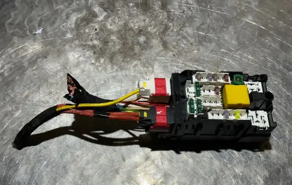 Citroen DS4 Fuse module 9665492680