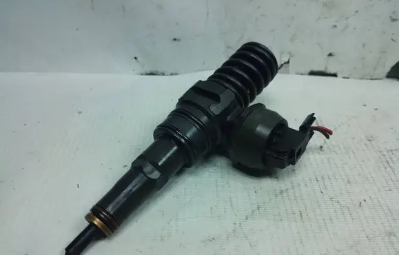 Fuel injector