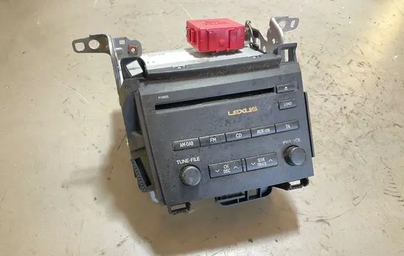 Lexus CT 200H Radio/CD/DVD/GPS head unit 8612076220 KLGE003018EW DEX9007