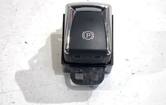 Nissan Qashqai Hand parking brake switch 