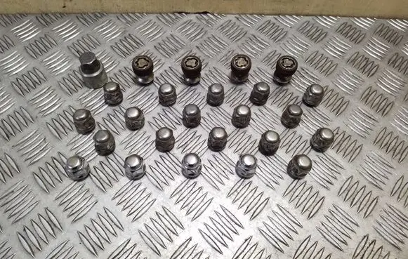 Opel Antara Nuts/bolts 