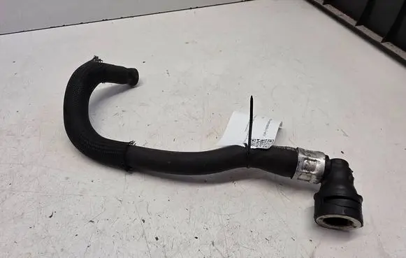 Volvo V70 Engine coolant pipe/hose 9475847