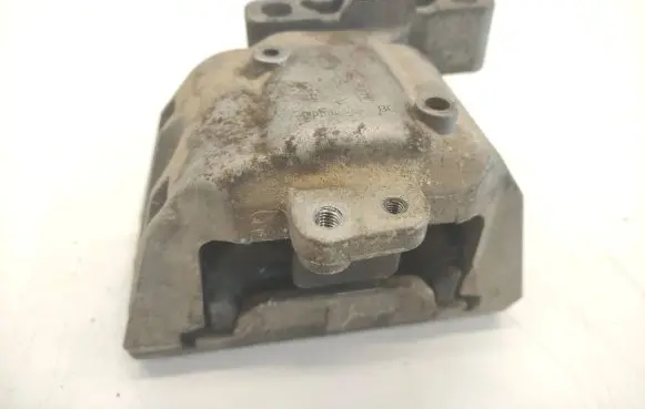 Audi A3 S3 8L Engine mount bracket 1J0199262