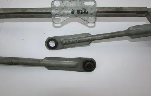 Peugeot 307 CC Front wiper linkage 180.982