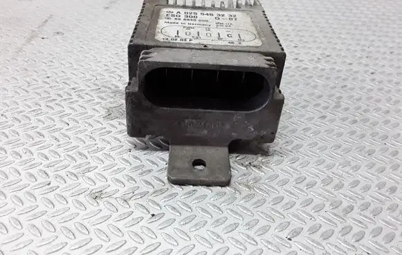 Mercedes-Benz A W168 Coolant fan relay A0255453232