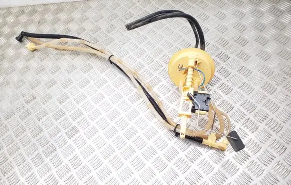 BMW 3 E90 E91 Fuel level sensor 