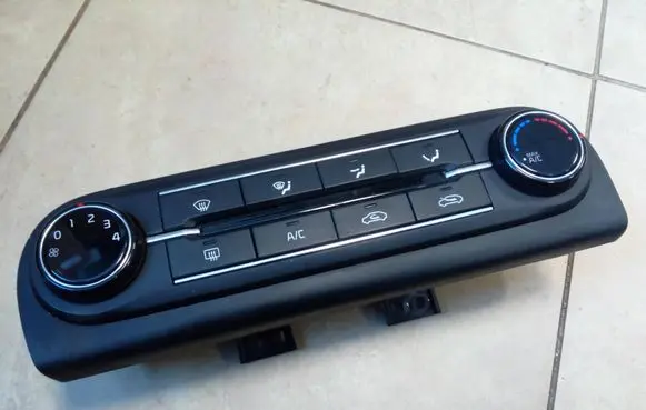 KIA Ceed Climate control unit 97250J7061 NE69780