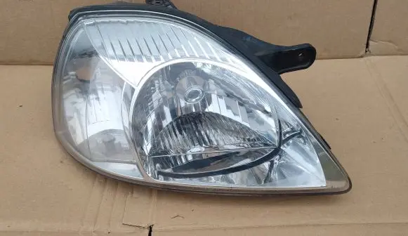 KIA Rio Headlight/headlamp 92102FD0