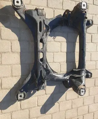 Volkswagen Touareg I Front subframe 7L0499311C