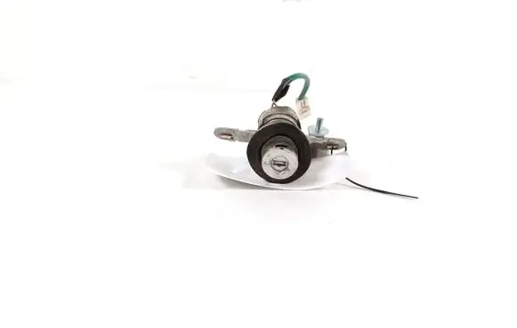 Lexus IS III XE30 Tailgate exterior lock 6905530480