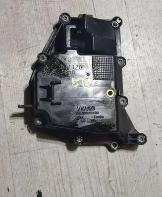 Volkswagen Touran III Oil breather separator 04E103464BH