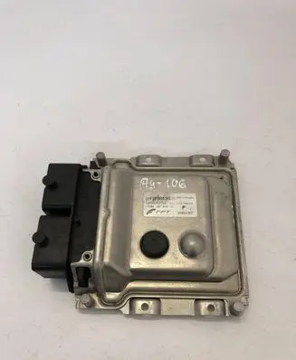 Fiat 500L Engine control unit/module 55252355 0261S09352 1037531317