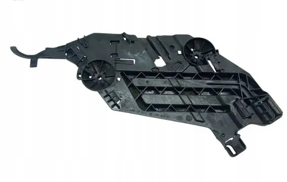 Skoda Octavia Mk2 (1Z) Headlight/headlamp mounting bracket RE17035202