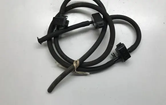Mercedes-Benz C W204 Windshield washer spray nozzle 