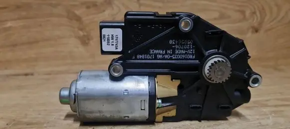 Volvo C70 Sunroof motor/actuator 1716533A