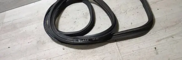 Lexus RC Seal rubber (tailgate) 
