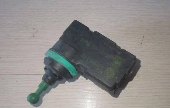 Volkswagen Golf IV Headlight level adjustment motor 1J0941295F
