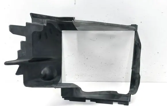 Audi Q7 4L Intercooler air channel guide 4L0117336F