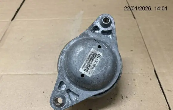 Mercedes-Benz S W221 Engine mount bracket A2212400817 2212400817