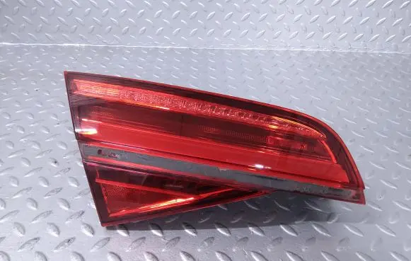 Audi A8 S8 D4 4H Tailgate rear/tail lights 4H0945093K