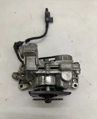 Volvo V40 Oil pump 31452517