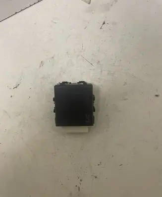 Toyota RAV 4 (XA30) Window wiper relay 8594042020