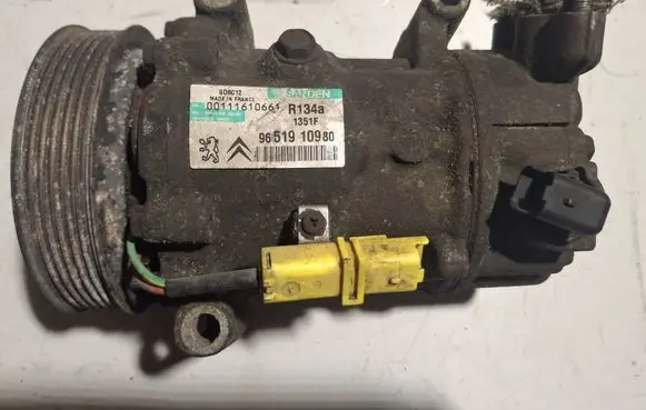 Peugeot 307 Power steering pump 9651910980