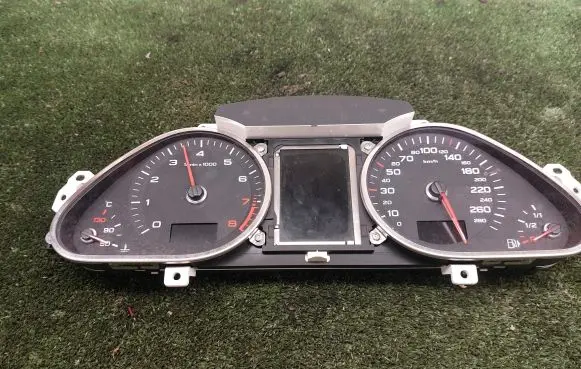 Audi A6 S6 C6 4F Speedometer (instrument cluster) 4F0920901M