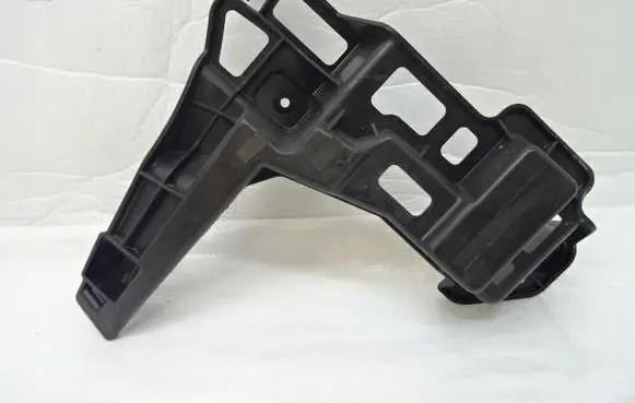 Rear bumper mounting bracket