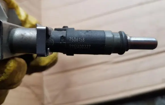 BMW 3 E46 Fuel main line pipe 7506158